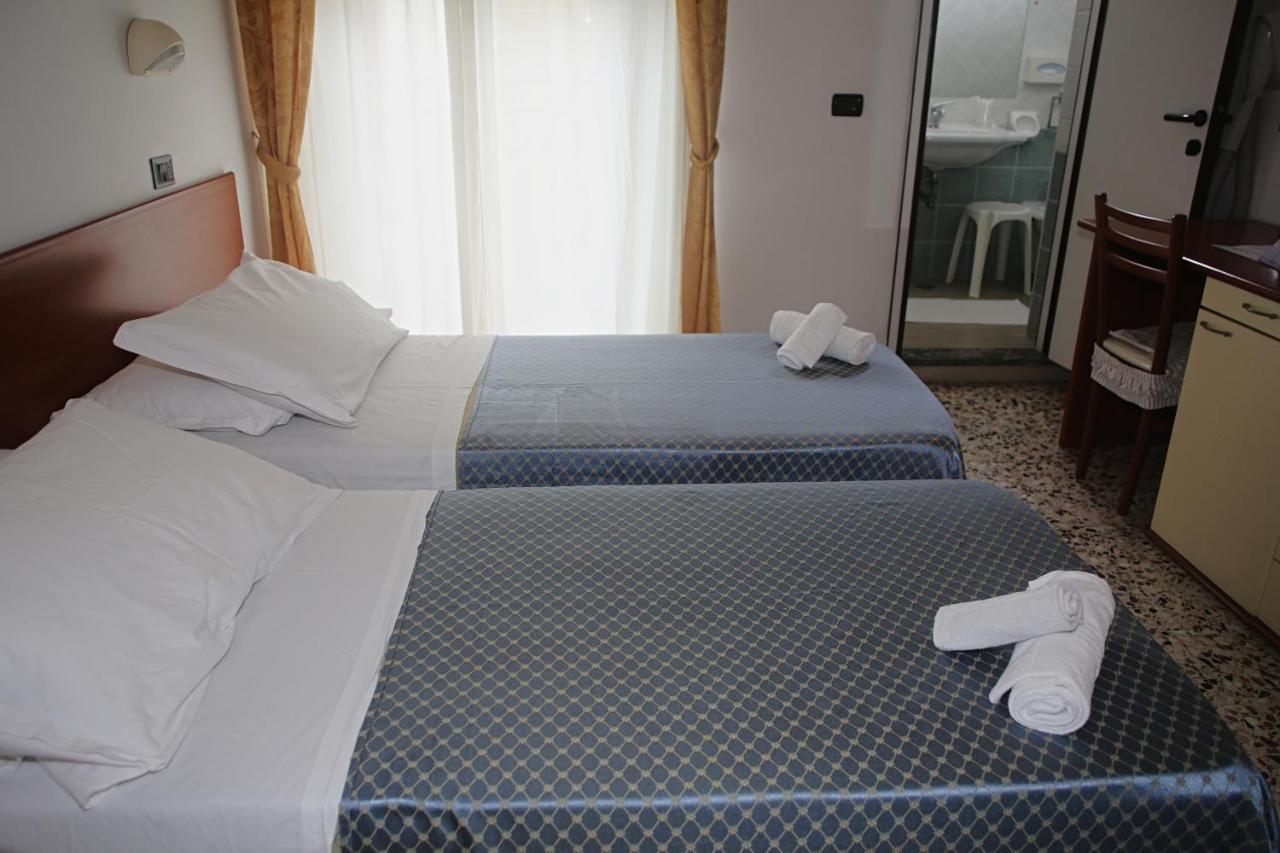 Hotel Dear Rimini Exterior foto