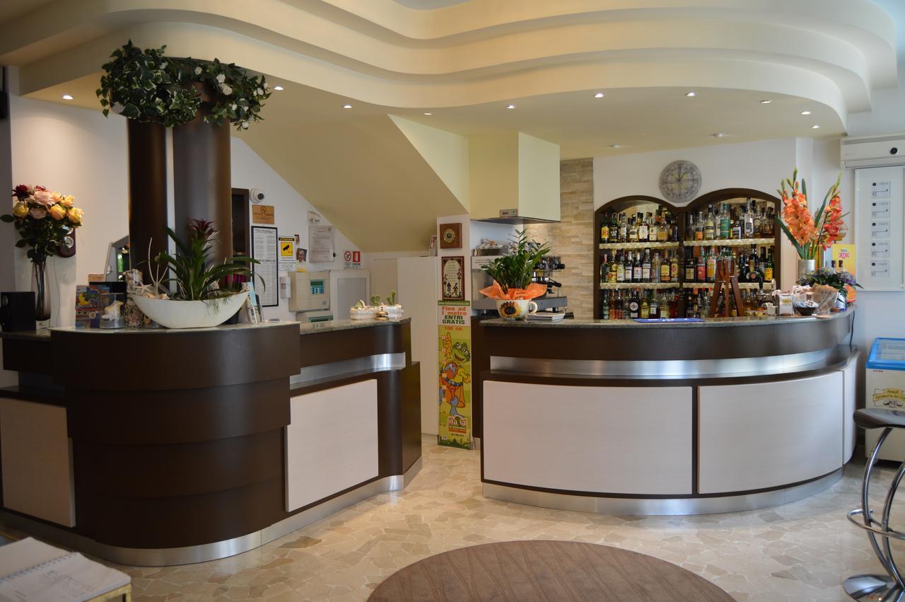 Hotel Dear Rimini Exterior foto